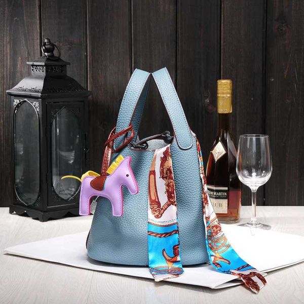 designer luxury bag vegetable cowhide simple women's lychee pattern square portable bucket shopping basket small bagvqu7bt5v picotin
designer luxury bag vegetable cowhide simple women's lychee pattern square portable bucket shopping basket small bagvqu7bt5v picotin