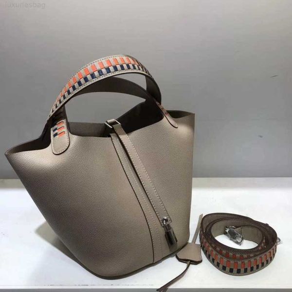 aherbag designer luxury bag h woven shoulder strap palm grain vegetable basket women's bucket cow leather hand messenger bagczzsw picot
aherbag designer luxury bag h woven shoulder strap palm grain vegetable basket women's bucket cow leather hand messenger bagczzsw picot