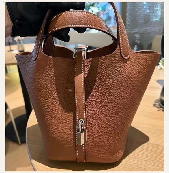 h bag designer luxury genuine leather women's handbag bucket advanced fashion versatile large capacity vegetable basket bag87vp19lp pic
h bag designer luxury genuine leather women's handbag bucket advanced fashion versatile large capacity vegetable basket bag87vp19lp pic