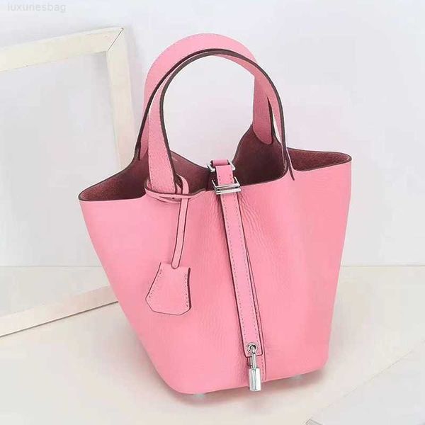 designer luxury lychee pattern casual vegetable basket bag leather fashion versatile bucket wrap head layer cowhide large capacity handbagdu
designer luxury lychee pattern casual vegetable basket bag leather fashion versatile bucket wrap head layer cowhide large capacity handbagdu