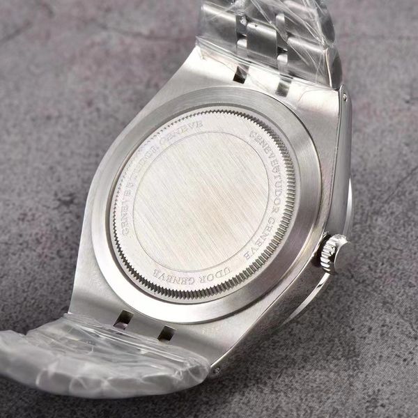 2022-mens automatic mechanical watches classic style 41mm stainless bracelet wristwatches super tuddorr 04, Slivery;golden
2022-mens automatic mechanical watches classic style 41mm stainless bracelet wristwatches super tuddorr 04, Slivery;golden