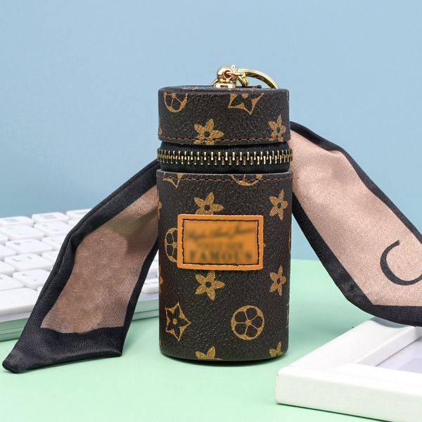 luxury lipstic bag keychain classic exquisite leather designer car keyring zinc alloy lanyard gift jewelry accessories high quality, Silver
luxury lipstic bag keychain classic exquisite leather designer car keyring zinc alloy lanyard gift jewelry accessories high quality, Silver