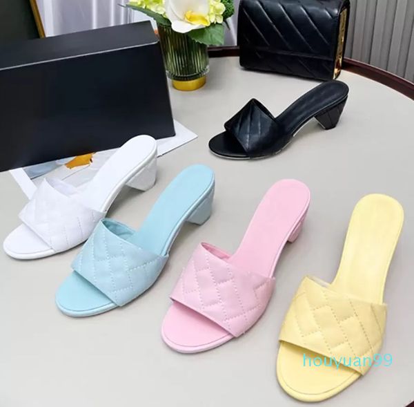 woman slippers sandals stylish metal decor classic plaid fashion classics sandal women slipper shoes slide eu 35-41, Black
woman slippers sandals stylish metal decor classic plaid fashion classics sandal women slipper shoes slide eu 35-41, Black