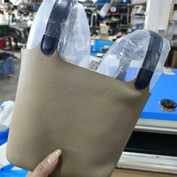 designer luxury bag vegetable basket women's bucket lychee grain cow leather colorblocking portable bun mother bagq6uc0yn5 picotin
designer luxury bag vegetable basket women's bucket lychee grain cow leather colorblocking portable bun mother bagq6uc0yn5 picotin