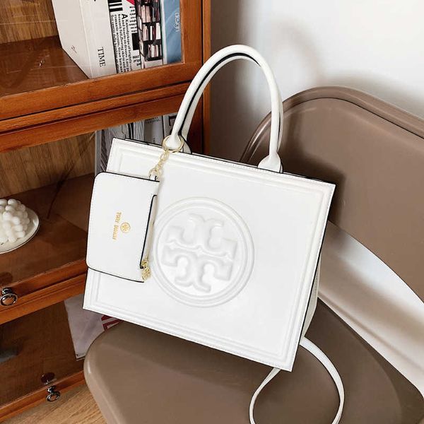 2023 luxury designer new bag women's bag one shoulder messenger handbag large capacity tote bag style 2 tre465
2023 luxury designer new bag women's bag one shoulder messenger handbag large capacity tote bag style 2 tre465