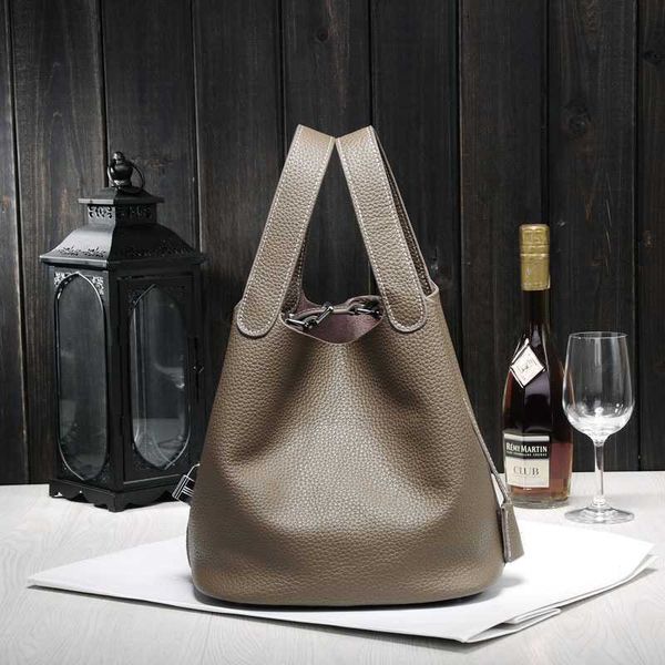 designer luxury bag vegetable cowhide simple women's lychee pattern square portable bucket shopping basket small bagawu3av70 picotin
designer luxury bag vegetable cowhide simple women's lychee pattern square portable bucket shopping basket small bagawu3av70 picotin