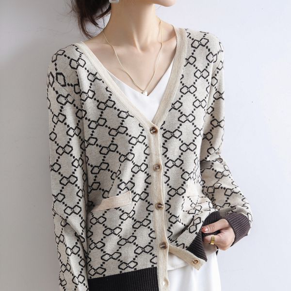 women's knits tees spring and autumn wool knitted printed cardigan ladies sweaters coat korean fashion long sleeve female knitwear card, White
women's knits tees spring and autumn wool knitted printed cardigan ladies sweaters coat korean fashion long sleeve female knitwear card, White
