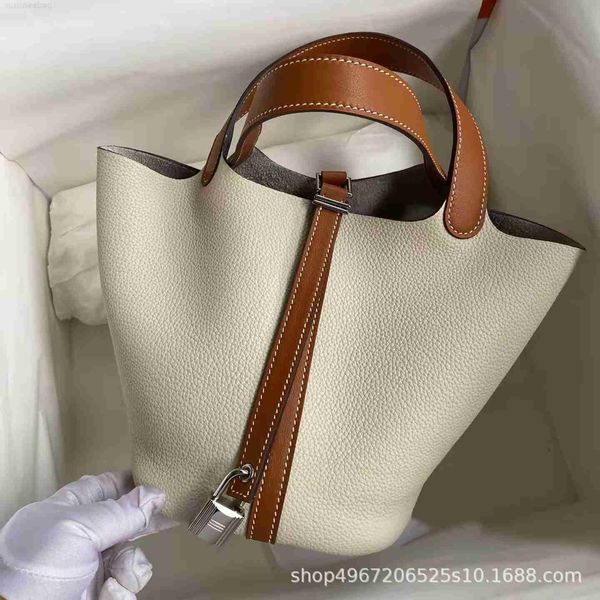 designer luxury bag fully handstitched tc cow wax thread vegetable basket women's leather carrying bucket layer lychee pattern handbagd
designer luxury bag fully handstitched tc cow wax thread vegetable basket women's leather carrying bucket layer lychee pattern handbagd