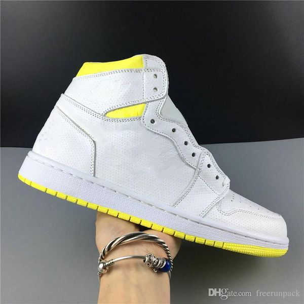 2023 version basketball shoes jumpman 1 high og white dynamic yellow black new i first class flight fashion sneakers good quality
2023 version basketball shoes jumpman 1 high og white dynamic yellow black new i first class flight fashion sneakers good quality