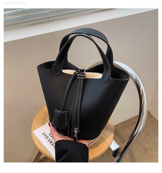 designer luxury bag small highquality h for women in trend fashionable and minimalist bucket popular on the internet portable vegetable bask
designer luxury bag small highquality h for women in trend fashionable and minimalist bucket popular on the internet portable vegetable bask