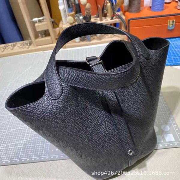 designer luxury bag fully handstitched tc cow wax thread vegetable basket women's leather carrying bucket layer lychee pattern handbagh
designer luxury bag fully handstitched tc cow wax thread vegetable basket women's leather carrying bucket layer lychee pattern handbagh