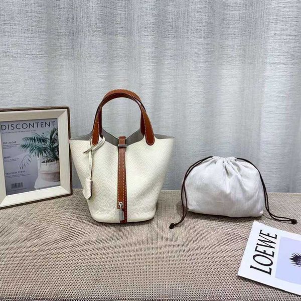 designer luxury cow leather colorblocking vegetable basket bucket women's senior niche type of baby and mother bag live broadcast goods
designer luxury cow leather colorblocking vegetable basket bucket women's senior niche type of baby and mother bag live broadcast goods