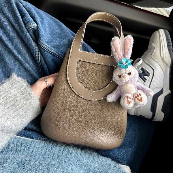 designer luxury handmade wax thread pig nose vegetable basket tc cowhide fashion versatile handbag water bucket bag femaleuqwsdnww picotin
designer luxury handmade wax thread pig nose vegetable basket tc cowhide fashion versatile handbag water bucket bag femaleuqwsdnww picotin