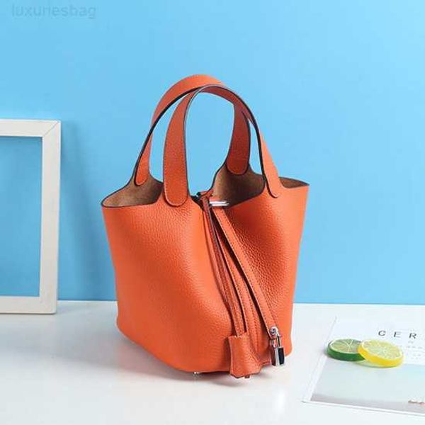 designer luxury bag h first layer lychee grain cow leather bucket silver buckle fashion portable vegetable basket women's bagjp59wtxx p
designer luxury bag h first layer lychee grain cow leather bucket silver buckle fashion portable vegetable basket women's bagjp59wtxx p