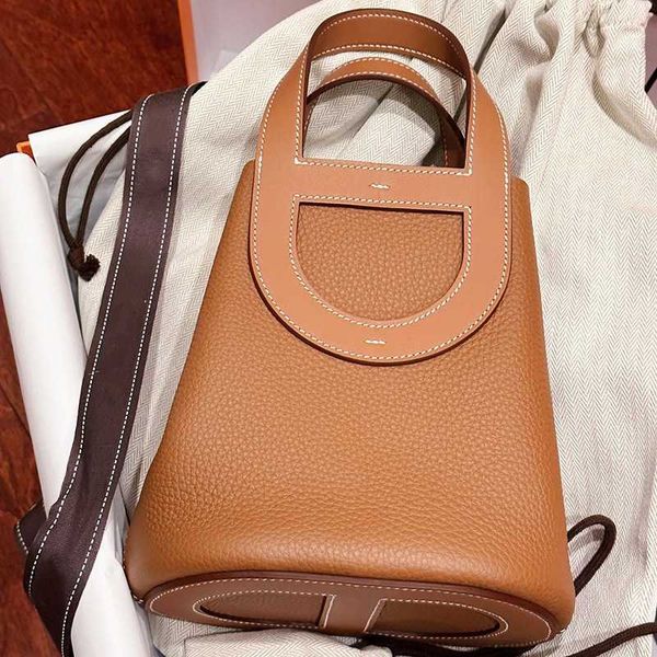 designer luxury handmade wax thread pig nose vegetable basket tc cowhide fashion versatile handbag water bucket bag female3g6adsoi picotin
designer luxury handmade wax thread pig nose vegetable basket tc cowhide fashion versatile handbag water bucket bag female3g6adsoi picotin