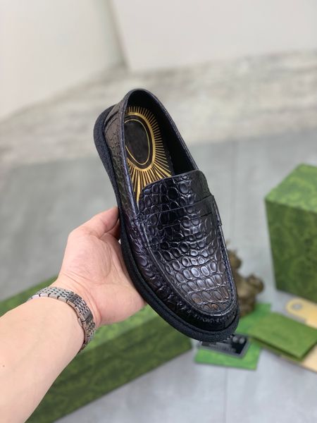 2023 men loafers luxury designers shoes genuine leather brown black mens casual designer dress shoes slip on wedding shoe with box 38-46
2023 men loafers luxury designers shoes genuine leather brown black mens casual designer dress shoes slip on wedding shoe with box 38-46
