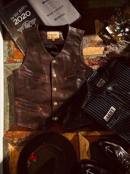 men's vests tailor brando super french vegetable tanned goatskin american vintage leather safari vest 230404, Black;white
men's vests tailor brando super french vegetable tanned goatskin american vintage leather safari vest 230404, Black;white