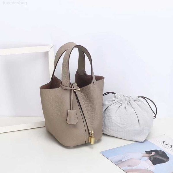 designer luxury bag h first layer litchi grain leather bucket brand fashionable gold buckle kraft vegetable basket women's bagpnnhvdof
designer luxury bag h first layer litchi grain leather bucket brand fashionable gold buckle kraft vegetable basket women's bagpnnhvdof