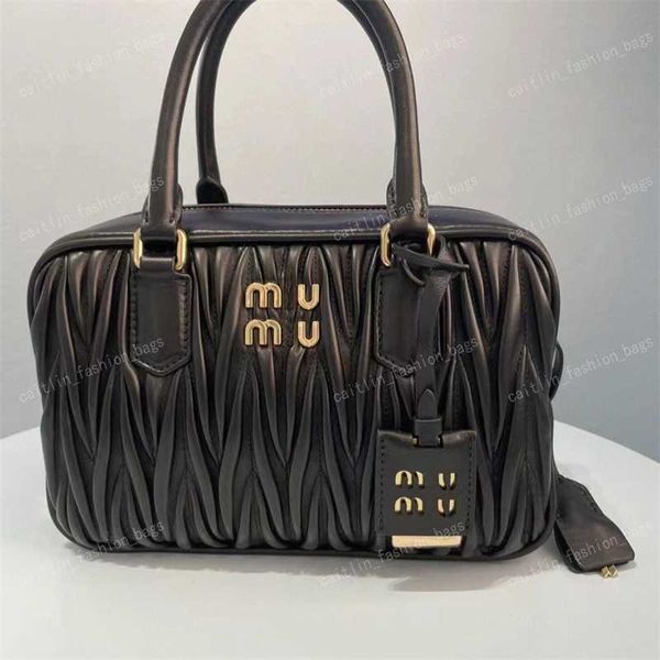 famous designer bag high-quality 2023 new fashion women's one shoulder bag handbag soft sheepskin luxury bag hobo crossbody bag handbag
famous designer bag high-quality 2023 new fashion women's one shoulder bag handbag soft sheepskin luxury bag hobo crossbody bag handbag