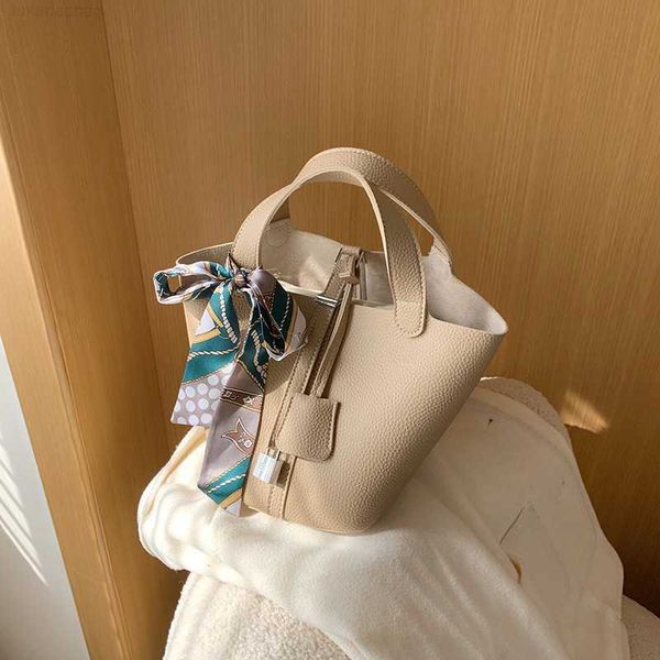 designer luxury vegetable basket simple and fashionable handheld women's silk scarf litchi pattern mother water bucket bag410kos20 pico
designer luxury vegetable basket simple and fashionable handheld women's silk scarf litchi pattern mother water bucket bag410kos20 pico