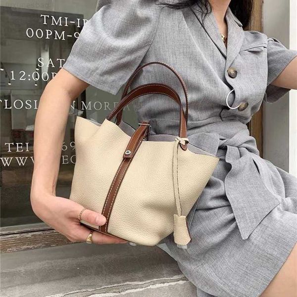 designer luxury women's bag litchi pattern layer kraft vegetable basket color matching largecapacity portable bucket silver bucklemfg2e
designer luxury women's bag litchi pattern layer kraft vegetable basket color matching largecapacity portable bucket silver bucklemfg2e