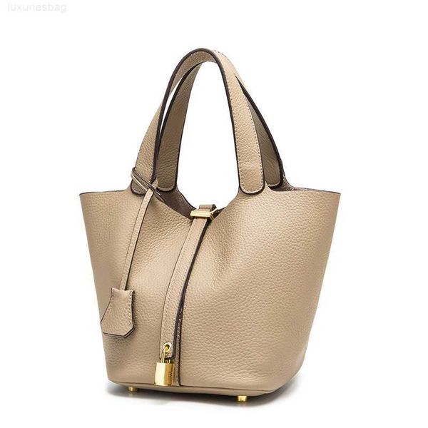 designer luxury bag vegetable first layer litchi grain kraft basket fashion shoulder hand leisure bucket bun mother bagmtwyrjyp picotin
designer luxury bag vegetable first layer litchi grain kraft basket fashion shoulder hand leisure bucket bun mother bagmtwyrjyp picotin