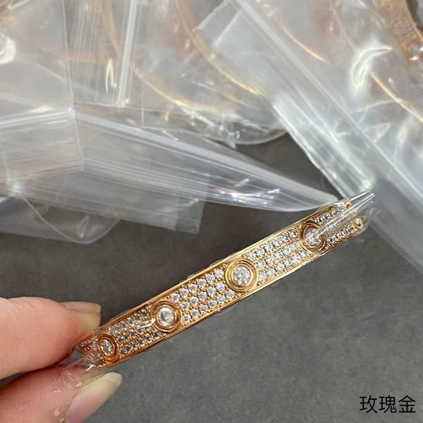 charm bracelets bangle cnc version v jindu mikinka classic love black nail star wide rose gold bracelet female, Golden;silver
charm bracelets bangle cnc version v jindu mikinka classic love black nail star wide rose gold bracelet female, Golden;silver