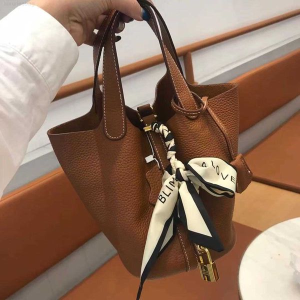 designer luxury bag fashion women's litchi grain cow leather small vegetable basket portable bucket bago6sqlirz picotin
designer luxury bag fashion women's litchi grain cow leather small vegetable basket portable bucket bago6sqlirz picotin