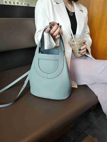 designer luxury cowhide pig nose vegetable basket women's contrast color bucket classic versatile one shoulder oblique cross commuter b
designer luxury cowhide pig nose vegetable basket women's contrast color bucket classic versatile one shoulder oblique cross commuter b