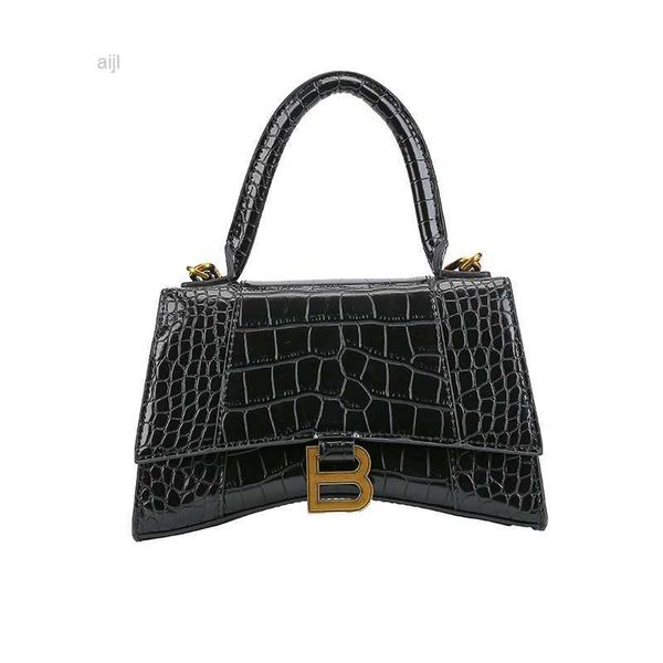 customized fashion designer pu leather ladies hand bags tote vegan handle female classic handbags for women luxury
customized fashion designer pu leather ladies hand bags tote vegan handle female classic handbags for women luxury