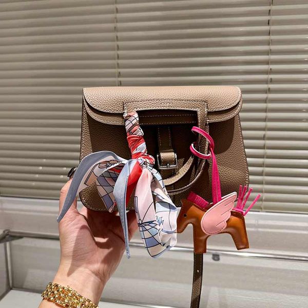 crossbody bag women handbags purse small tote bags shoulder bags genuine leather inside fashion letters silver hardware multiple colors 
crossbody bag women handbags purse small tote bags shoulder bags genuine leather inside fashion letters silver hardware multiple colors