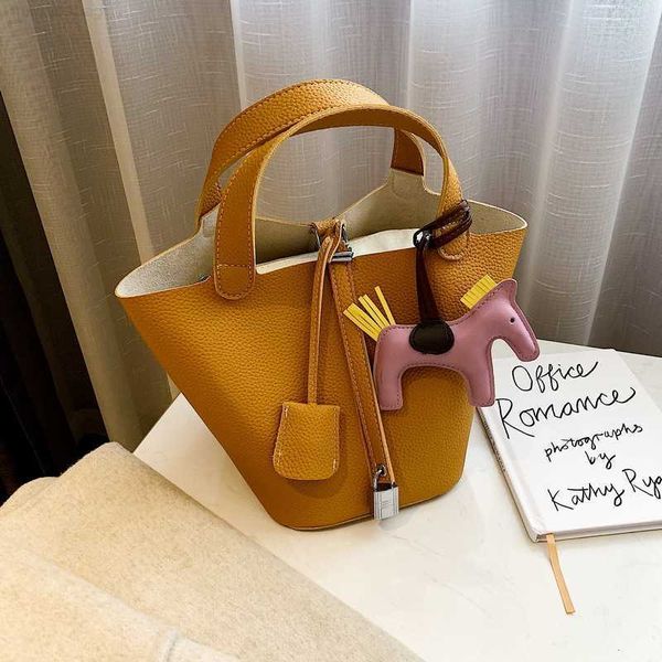 h bag designer luxury winter version vegetable basket mother water bucket lychee pattern simple versatile handbag women's bag picotin
h bag designer luxury winter version vegetable basket mother water bucket lychee pattern simple versatile handbag women's bag picotin