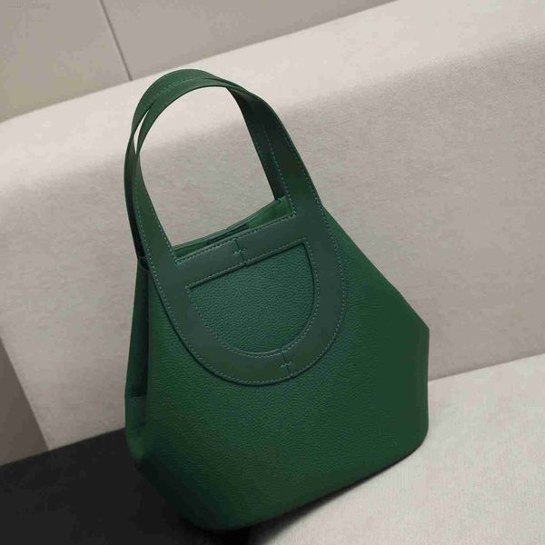 designer luxury bucket pig nose vegetable basket women's oat cowhide fashion trend one shoulder crossbody bagjdf1uxj1 picotin
designer luxury bucket pig nose vegetable basket women's oat cowhide fashion trend one shoulder crossbody bagjdf1uxj1 picotin