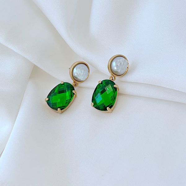 20ss white stud luxury classic stud brand designer geometric green gem color leaf rhinestone color square rhinestone earrings jewelry with b, Golden;silver
20ss white stud luxury classic stud brand designer geometric green gem color leaf rhinestone color square rhinestone earrings jewelry with b, Golden;silver