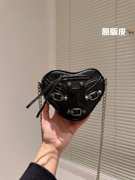 2023 designer shoulder bag tote bags leather handbag women designers handbags bags purses heart-shaped ladies fashion crossbody bags
2023 designer shoulder bag tote bags leather handbag women designers handbags bags purses heart-shaped ladies fashion crossbody bags
