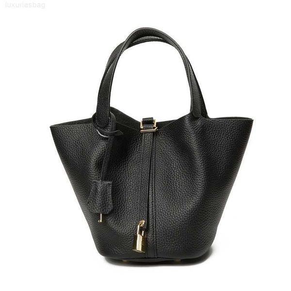 designer luxury bag style leather hand for middleaged mother simple and fashionable bucket large capacity vegetable basket women's bage
designer luxury bag style leather hand for middleaged mother simple and fashionable bucket large capacity vegetable basket women's bage