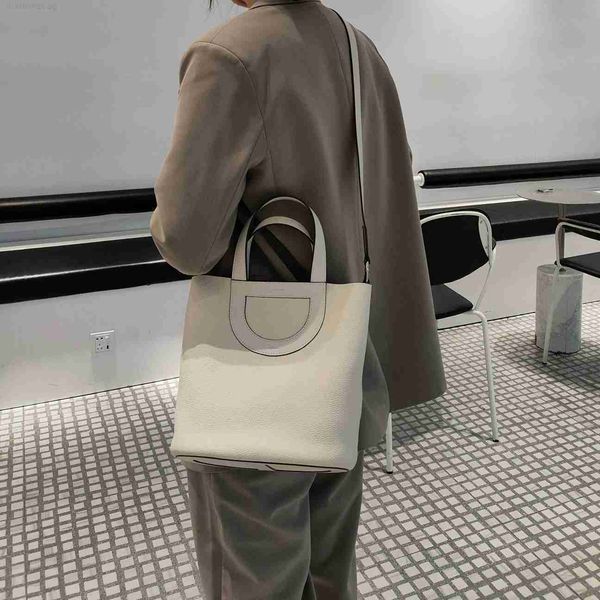 designer luxury pig nose vegetable basket handbag togo layer cow skin litchi pattern one shoulder straddle bucket bag picotin
designer luxury pig nose vegetable basket handbag togo layer cow skin litchi pattern one shoulder straddle bucket bag picotin