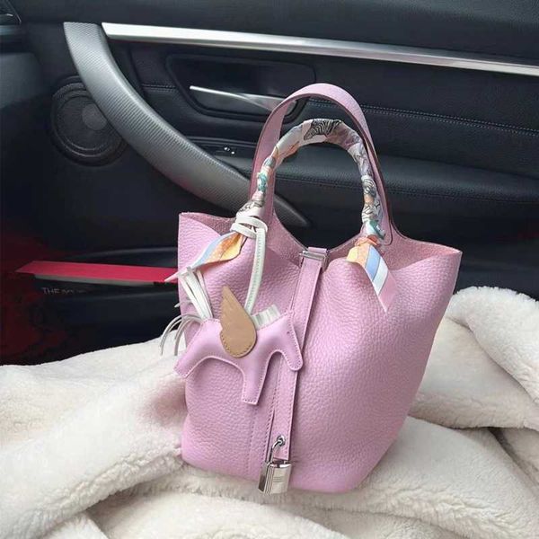 designer luxury h vegetable basket togo layer cowhide litchi pattern female handheld oblique cross bucket wedding baghovb picotin
designer luxury h vegetable basket togo layer cowhide litchi pattern female handheld oblique cross bucket wedding baghovb picotin