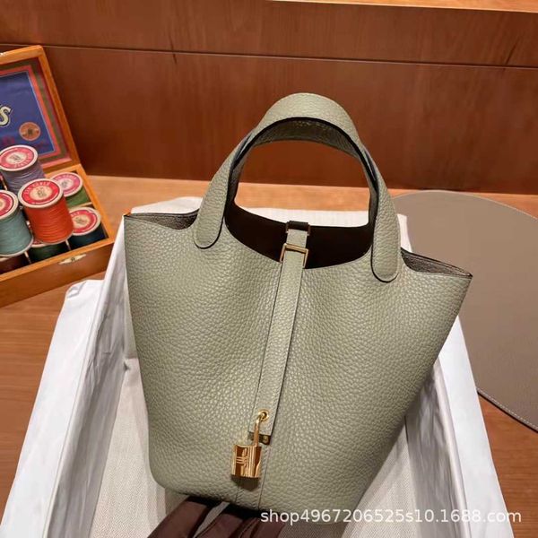 designer luxury bag fully handstitched tc cow wax thread vegetable basket women's leather carrying bucket layer lychee pattern handbage
designer luxury bag fully handstitched tc cow wax thread vegetable basket women's leather carrying bucket layer lychee pattern handbage