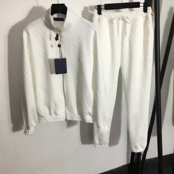 23ss womens tracksuits womens designer clothing classic logo jacquard stand-up collar long sleeve zipper coat elastic waist casual trousers, Gray
23ss womens tracksuits womens designer clothing classic logo jacquard stand-up collar long sleeve zipper coat elastic waist casual trousers, Gray