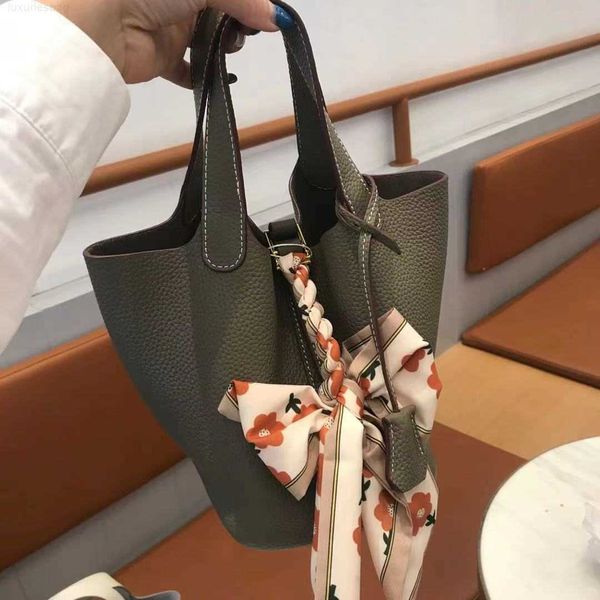 designer luxury bag fashion women's litchi grain cow leather small vegetable basket portable bucket bagi5akkh4n picotin
designer luxury bag fashion women's litchi grain cow leather small vegetable basket portable bucket bagi5akkh4n picotin
