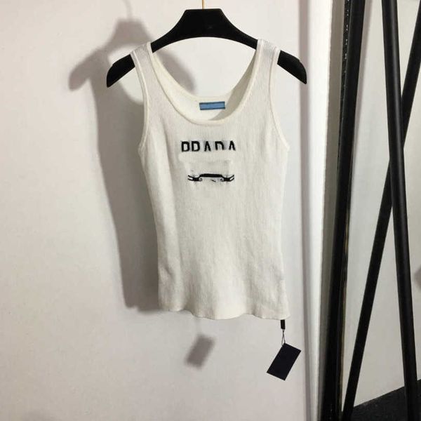 23ss womens tanks designer clothes women tank camis knitted vest chest logo letter knitt vests womens clothes a1, White
23ss womens tanks designer clothes women tank camis knitted vest chest logo letter knitt vests womens clothes a1, White