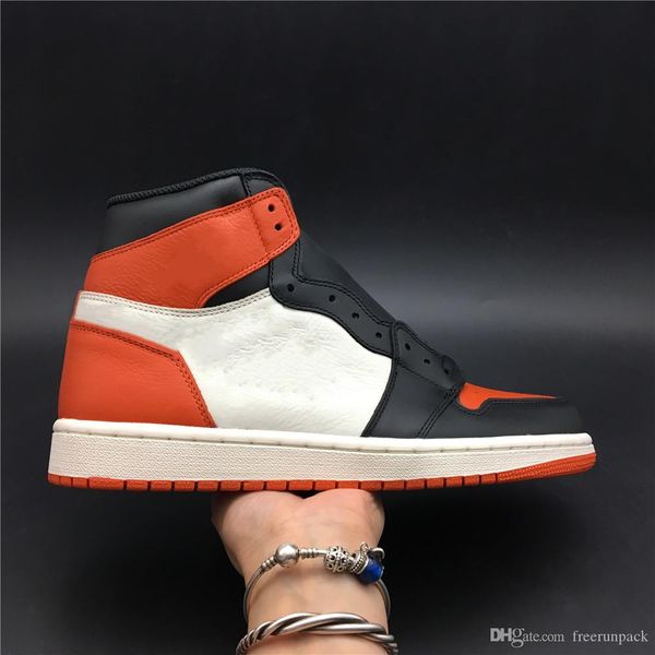 2023 good quality basketball shoes jumpman 1 high og shattered backboard man designernew comfort i black starfish sail fashion sneakers ship
2023 good quality basketball shoes jumpman 1 high og shattered backboard man designernew comfort i black starfish sail fashion sneakers ship