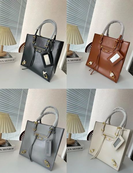designer bag large tote bag vintage fashion personality large capacity temperament commuter locomotive bag
designer bag large tote bag vintage fashion personality large capacity temperament commuter locomotive bag