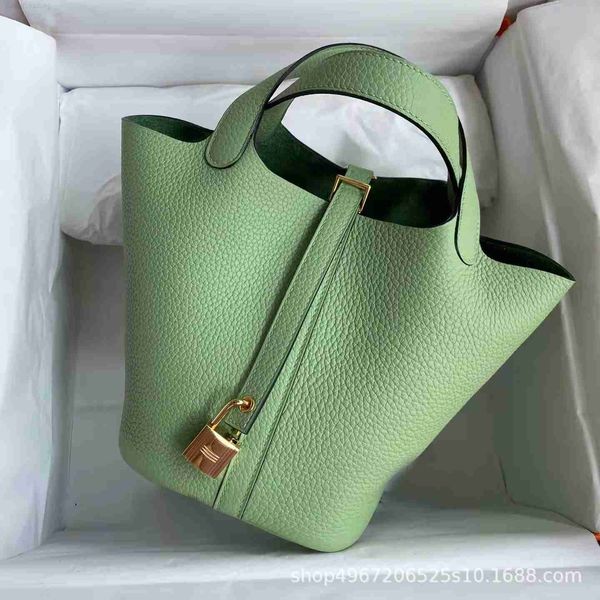 designer luxury bag fully handstitched tc cow wax thread vegetable basket women's leather carrying bucket layer lychee pattern handbagb
designer luxury bag fully handstitched tc cow wax thread vegetable basket women's leather carrying bucket layer lychee pattern handbagb
