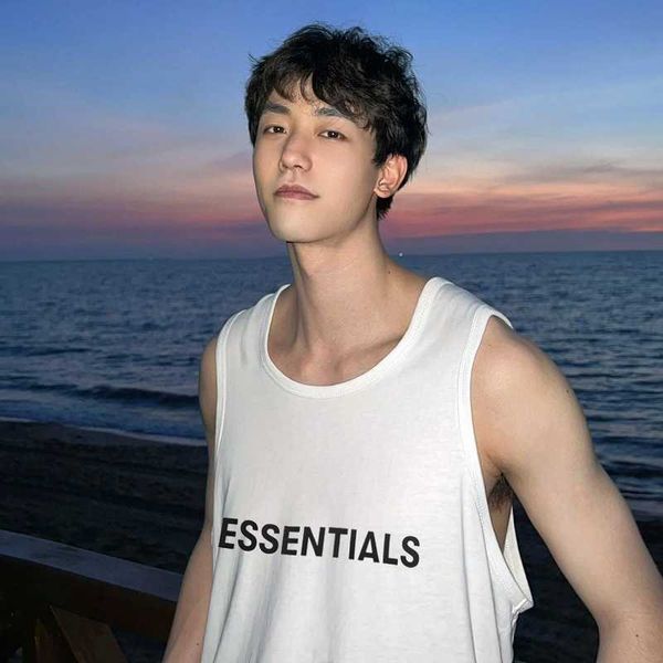 fashion ess designer t-shirt fg double thread new letter tank fog high street couple trendy brand loose, White;black
fashion ess designer t-shirt fg double thread new letter tank fog high street couple trendy brand loose, White;black