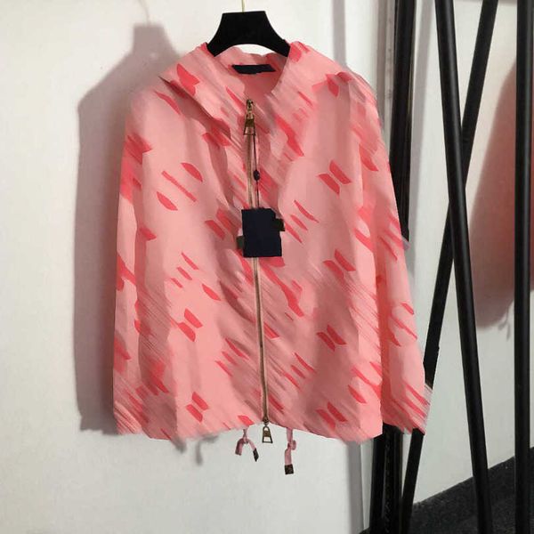 23ss womens jacket womens designer clothing presbyopia logo alphabet print long sleeve hooded zipper trench coat women clothes a1, Black;brown
23ss womens jacket womens designer clothing presbyopia logo alphabet print long sleeve hooded zipper trench coat women clothes a1, Black;brown