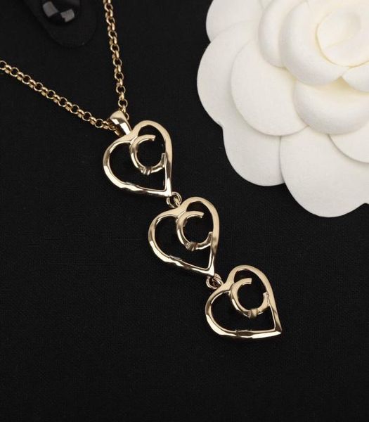 2022 charm pendant necklace with three pcs heart shape and stud earring for women wedding jewelry gift have box stamp 9548800, Golden
2022 charm pendant necklace with three pcs heart shape and stud earring for women wedding jewelry gift have box stamp 9548800, Golden