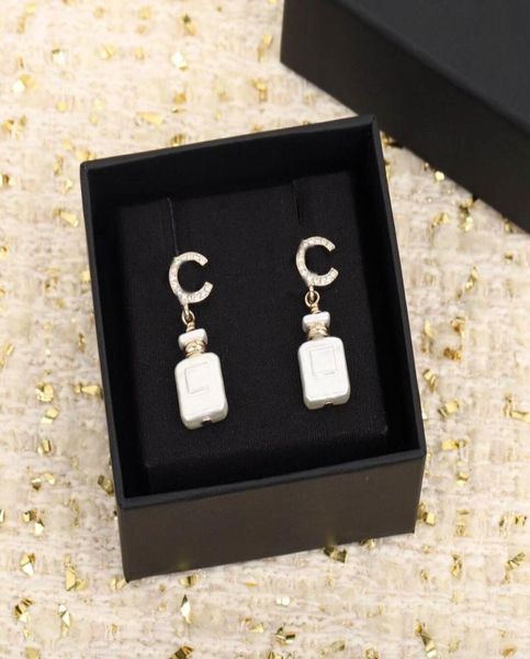 2022 charm drop earring with diamond and white color bottle shape design in 18k gold plated for women wedding jewelry 6962277, Golden
2022 charm drop earring with diamond and white color bottle shape design in 18k gold plated for women wedding jewelry 6962277, Golden