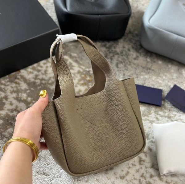womens handbag designer bucket bag woman tote bag mini lady bag luxury handbag large tote bag fashion classic layer cowhide neo noe bag 18cm
womens handbag designer bucket bag woman tote bag mini lady bag luxury handbag large tote bag fashion classic layer cowhide neo noe bag 18cm